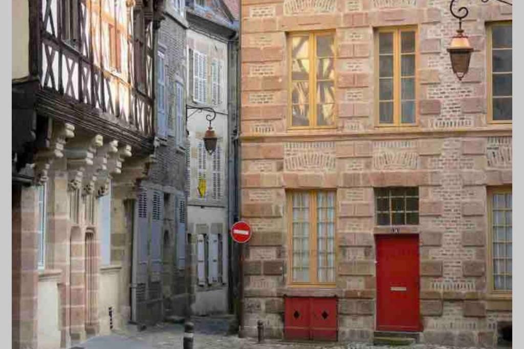 Appartement De Charme Plein Coeur De Moulins Esterno foto